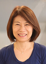 江原　佳美氏